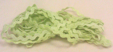 Apple Green 1/4 in Rick Rack by Dames Of The Needle