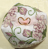 Lizzie Wedding Ring Biscornu