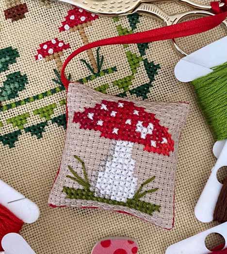 Toadstool Scissor Fob
