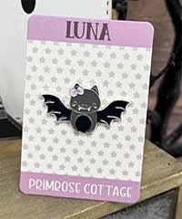 Luna Needle Minder