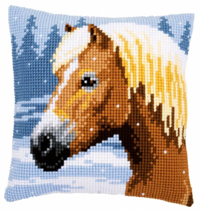 Horse & Snow Cushion Kit