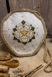 Mary Queen of Scots w/fabric