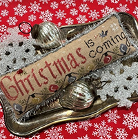 Christmas is Coming Pin Keep