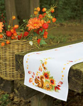 Squirrel in Autumn Table Runner Kit