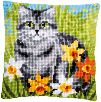 Cat Between Flowers Cushion Kit