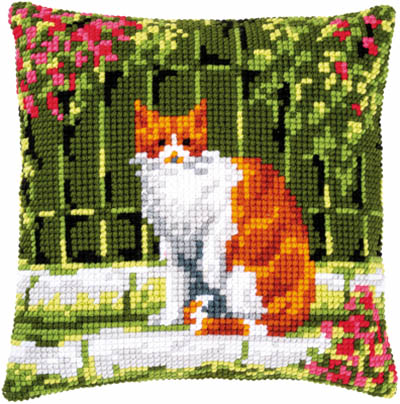 Cat Between Flowers Cushion Kit