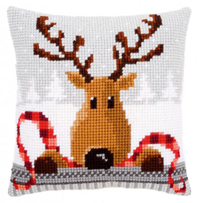 Reindeer with a Red Scarf I Pillow Kit